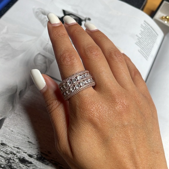 Men’s rose gold infinite ring - Picture 6 of 7